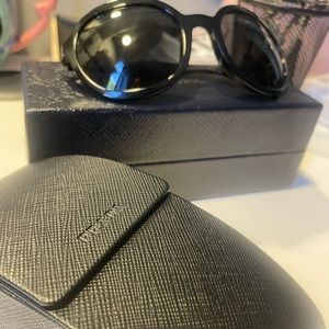 Black Prada sunglasses SPR09V